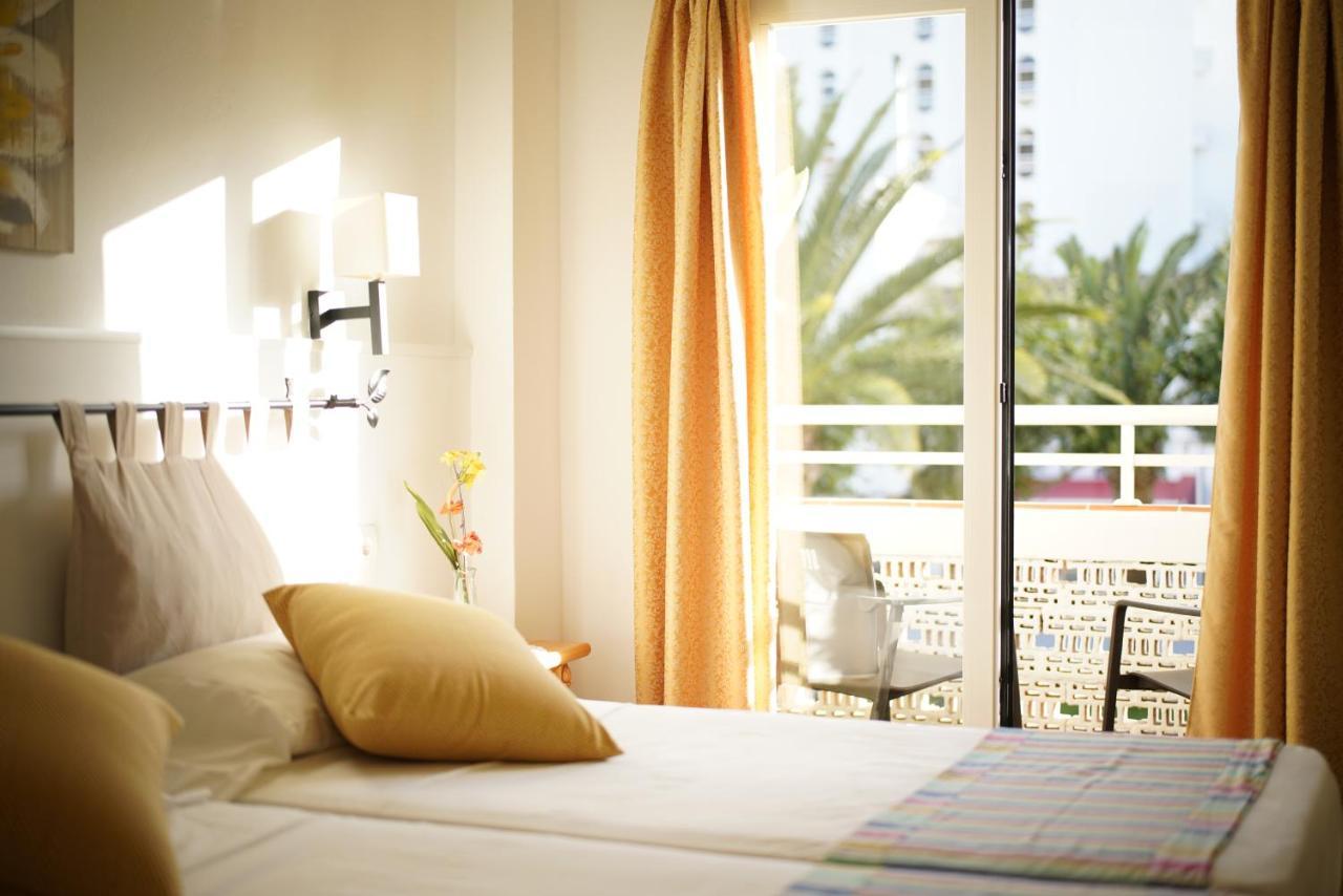 Hostal Yebisah Santa Eulária des Riu Exterior foto