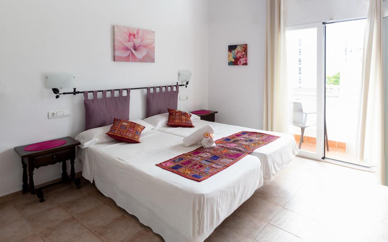Hostal Yebisah Santa Eulária des Riu Exterior foto