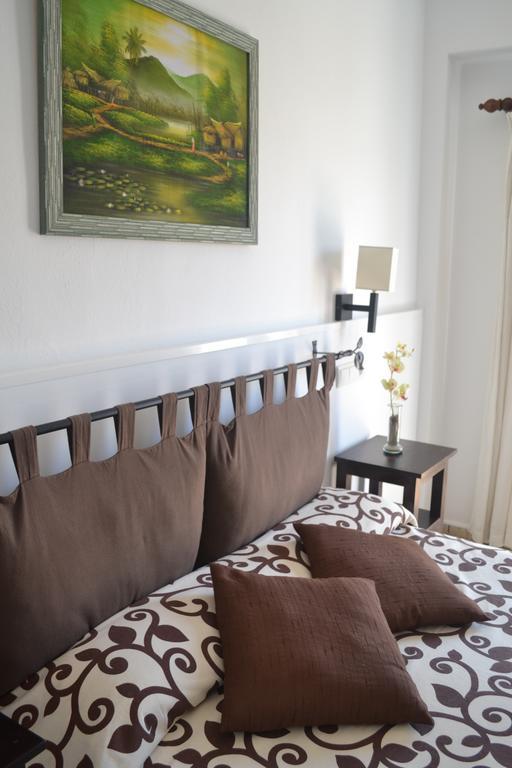 Hostal Yebisah Santa Eulária des Riu Quarto foto