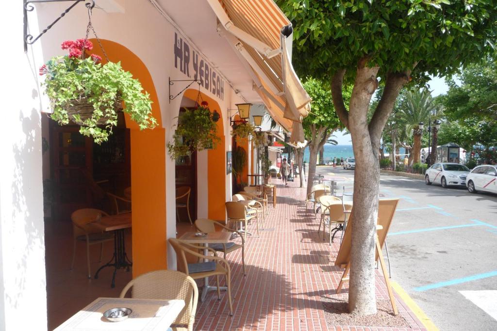 Hostal Yebisah Santa Eulária des Riu Exterior foto