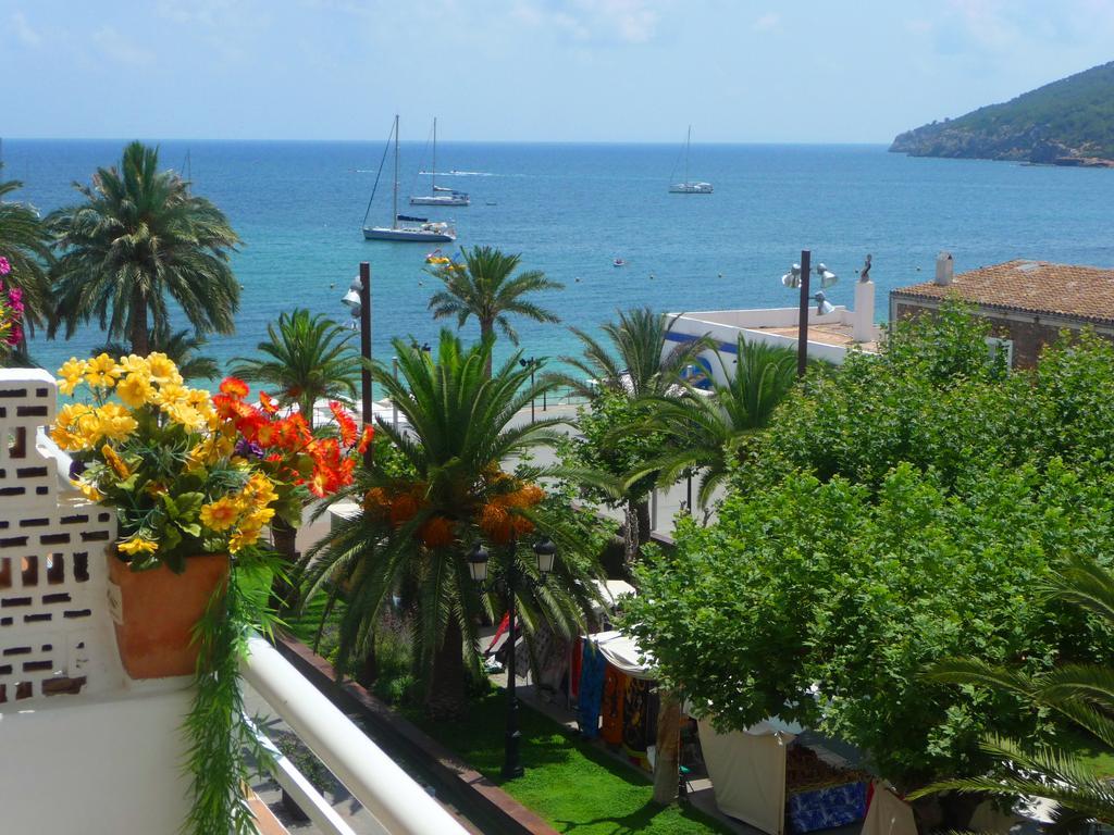 Hostal Yebisah Santa Eulária des Riu Exterior foto