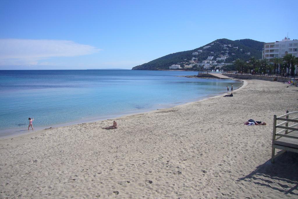 Hostal Yebisah Santa Eulária des Riu Exterior foto