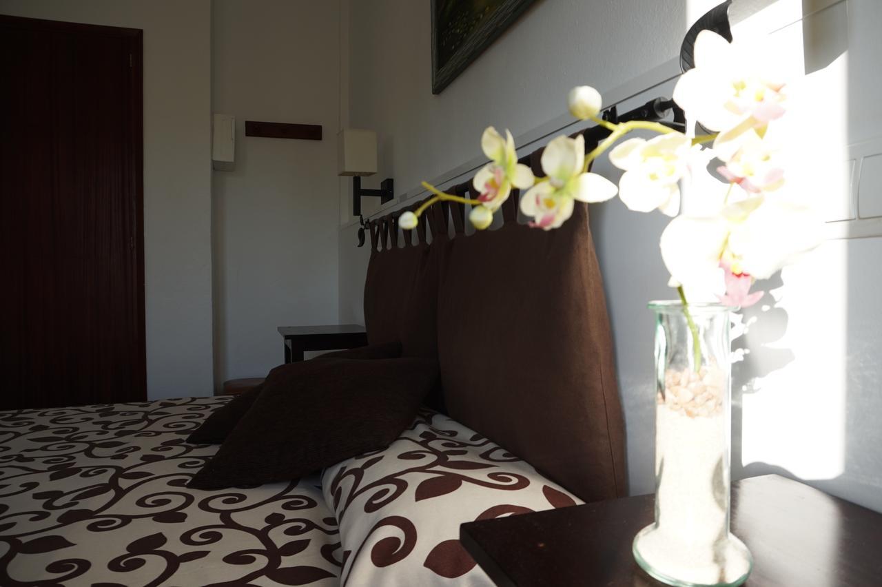 Hostal Yebisah Santa Eulária des Riu Exterior foto